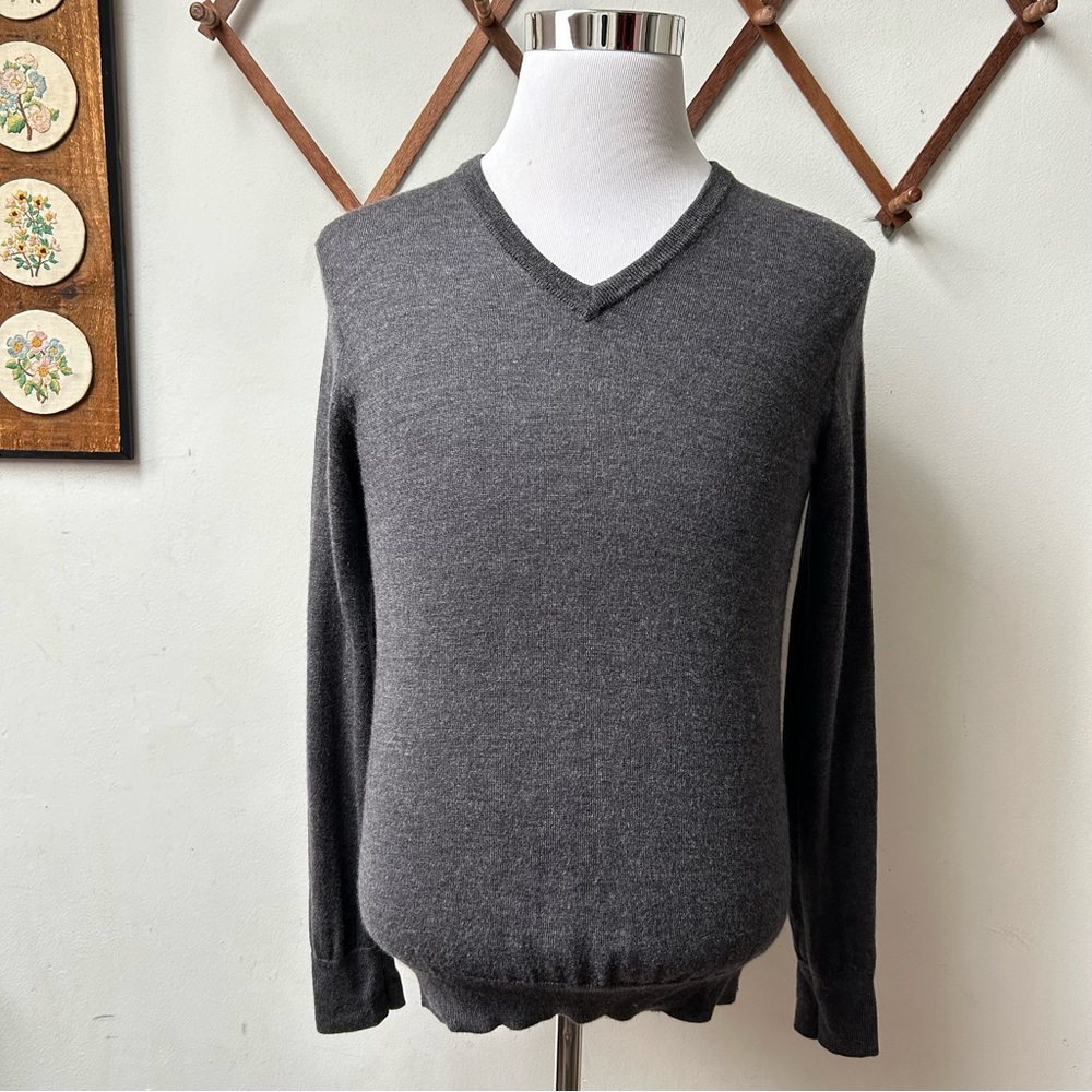 J. Crew Tollegno Italian Merino Wool Slim Fit V-Neck Sweater